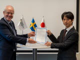Johan Anderberg, CEO of SGI, renewed the agreement alongside Dr. Hidenori Takahashi of PARI.